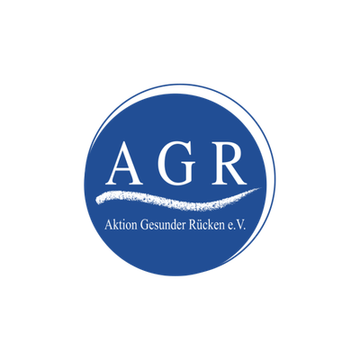 AGR (Aktion Gesunder R&uuml;cken e.V.) kerek, k&eacute;k log&oacute; feh&eacute;r &bdquo;AGR&rdquo; felirattal, valamint az &bdquo;Aktion Gesunder R&uuml;cken e.V.&rdquo; szervezet neve egy &iacute;velt al&aacute;h&uacute;z&aacute;s alatt felt&uuml;ntetve.